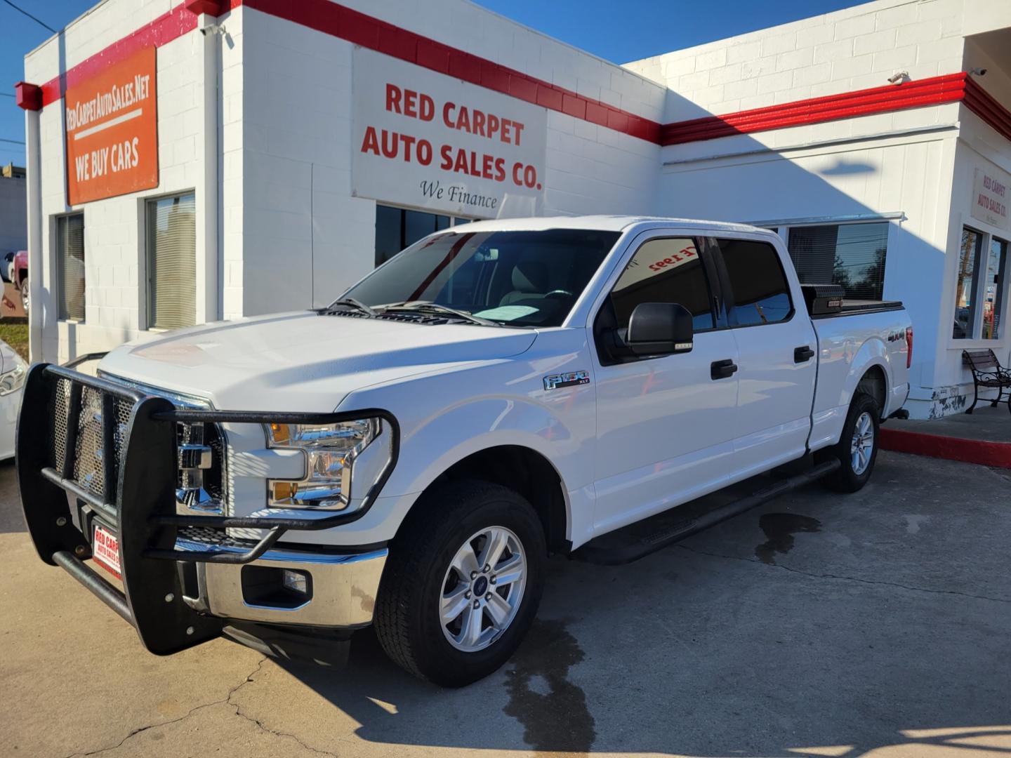 2017 WHITE Ford F-150 (1FTFW1EF8HK) with an 5.0L V8 F DOHC 32V engine, Automatic transmission, located at 503 West Court, Seguin, TX, 78155, (830) 379-3373, 29.568621, -97.969803 - Photo#0